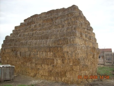 straw-bales2